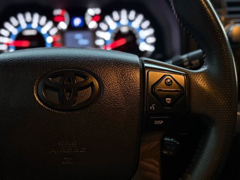 Used 2018 Toyota 4Runner TRD Off-Road image 34