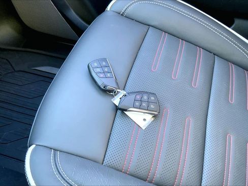 Certified 2025 GMC Yukon AT4 Ultimate w/ LPO, Illumination Package image 14