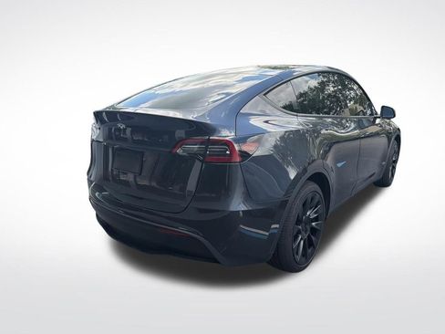 Used 2024 Tesla Model Y 2WD image 3