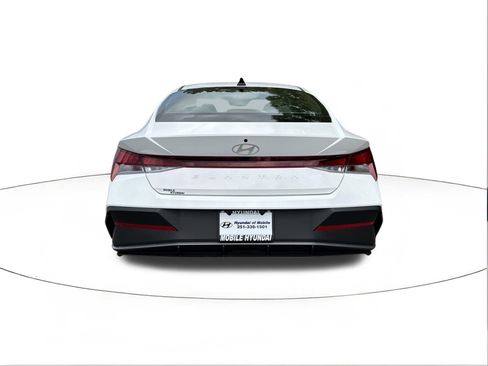 New 2026 Hyundai Elantra SE FWD image 4