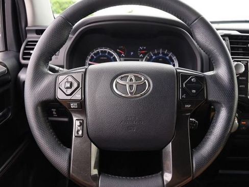 Used 2019 Toyota 4Runner TRD Off-Road Premium AWD/4WD image 11