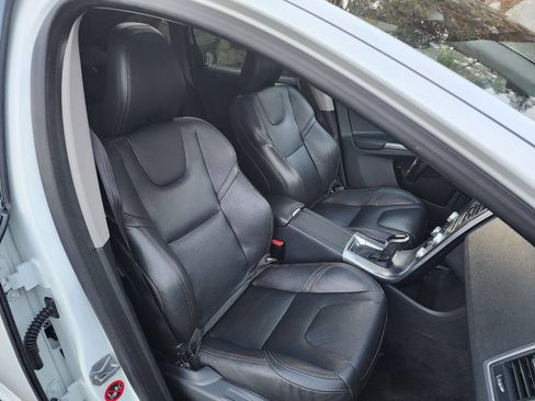 Used 2017 Volvo XC60 T6 Dynamic w/ Climate Package image 15