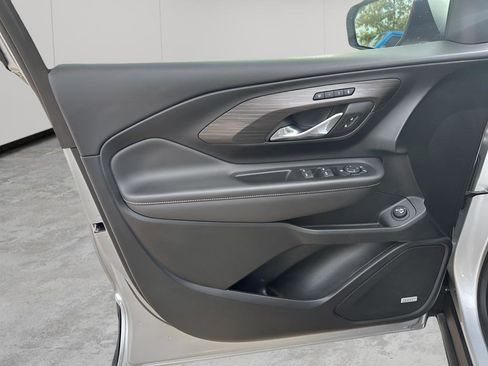 Used 2022 GMC Terrain SLT w/ Infotainment Package II image 25