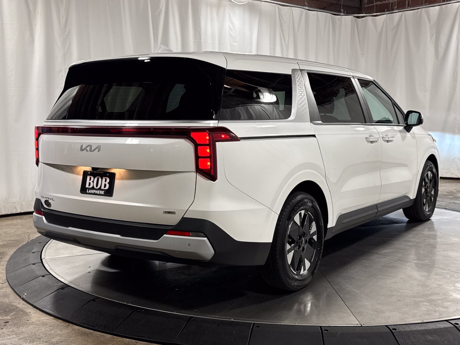 Certified 2026 Kia Carnival LXS FWD image 10