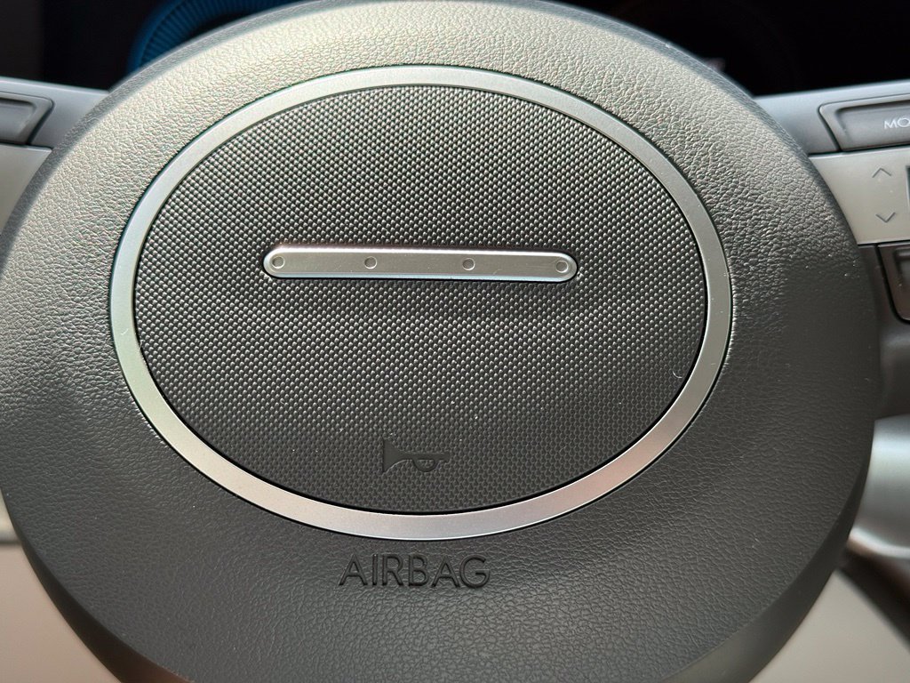 Used 2025 Hyundai Kona SEL FWD image 17