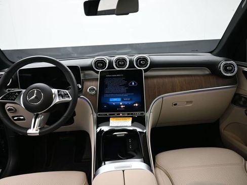New 2025 Mercedes-Benz GLC 300 image 25