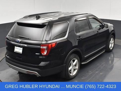 Used 2017 Ford Explorer XLT w/ Equipment Group 202A AWD/4WD image 25