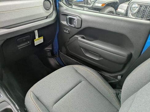 New 2025 Jeep Gladiator Sport image 14