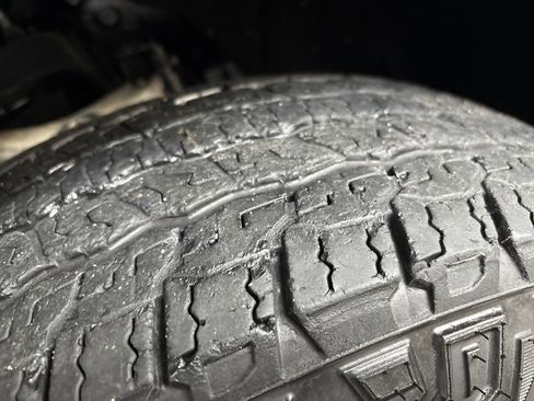 Used 2024 GMC Sierra 1500 SLT w/ SLT Premium Package image 31