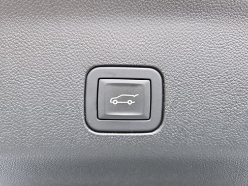 Used 2025 Chevrolet Tahoe High Country AWD/4WD image 35