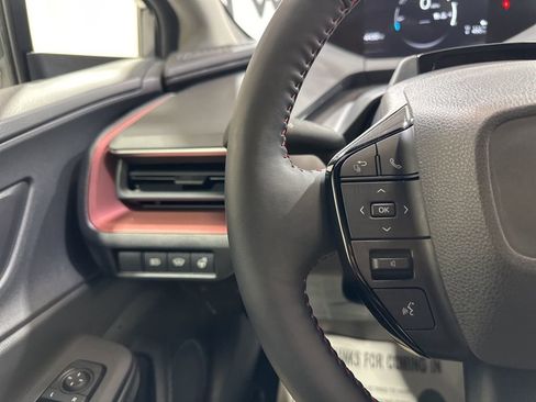 Used 2025 Toyota Prius Plug-In Hybrid image 29