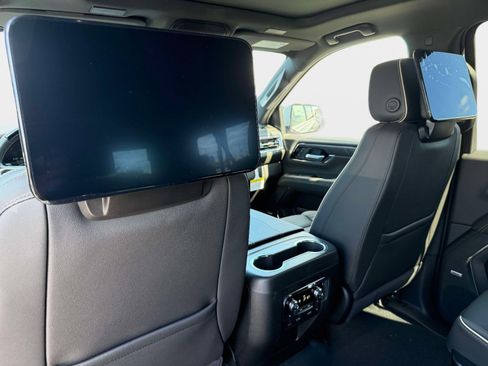 New 2026 GMC Yukon Elevation image 14