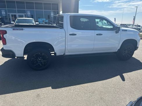 Used 2026 Chevrolet Silverado 1500 LT Trail Boss w/ LT Trail Boss Premium Package AWD/4WD image 10
