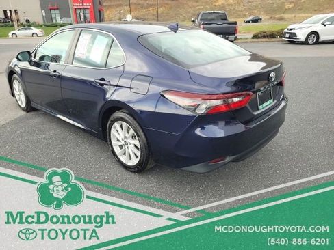 Certified 2022 Toyota Camry LE image 9