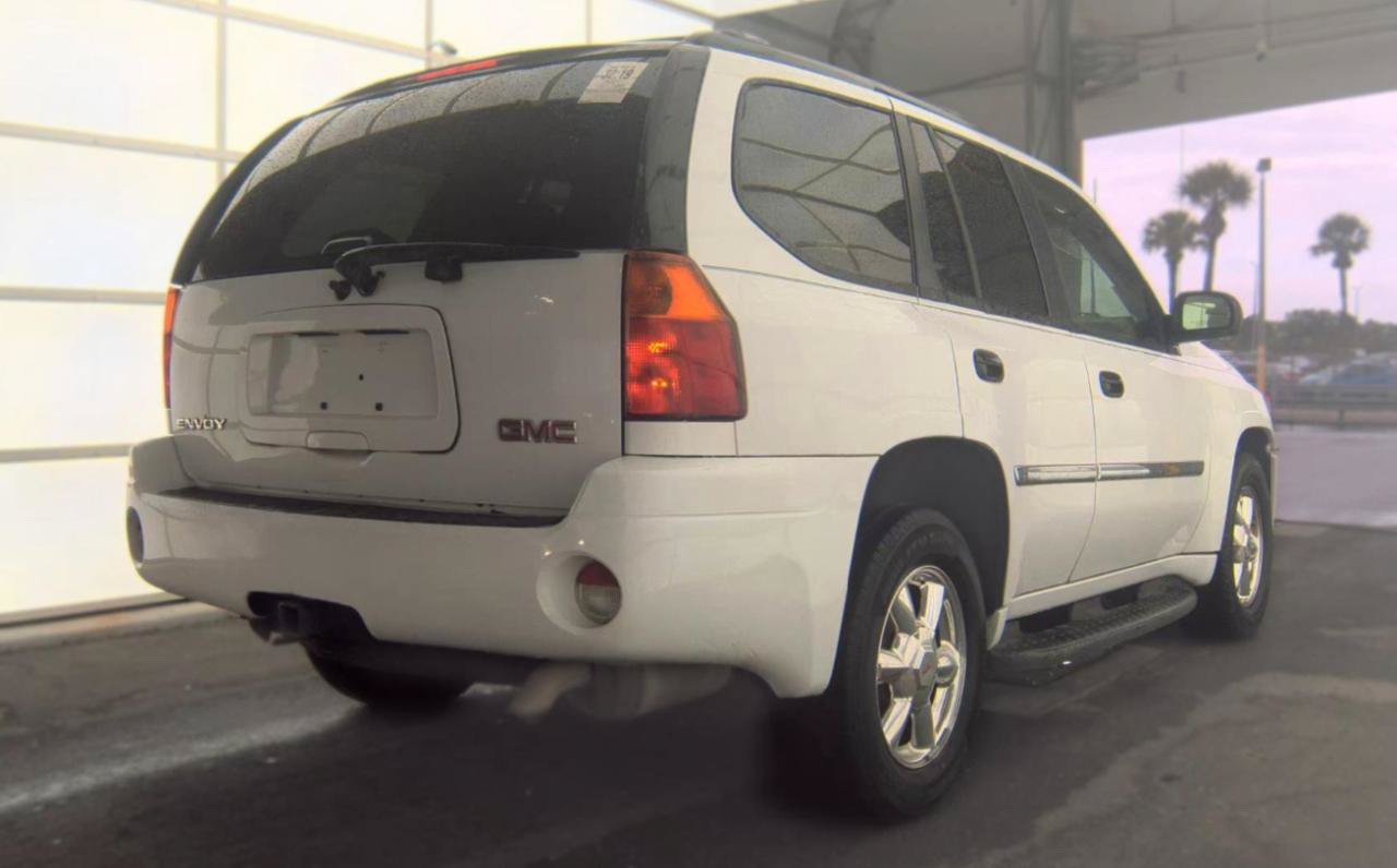 Used 2007 GMC Envoy SLE RWD image 4
