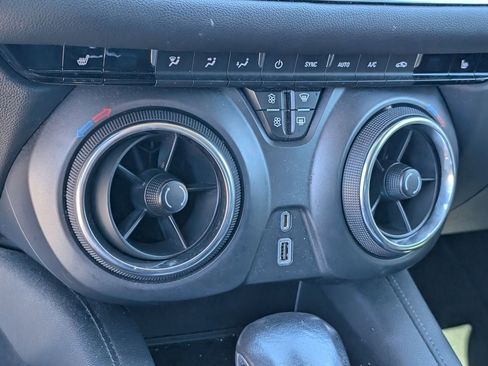 Used 2019 Chevrolet Blazer LT image 18