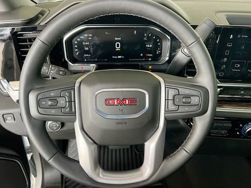 New 2026 GMC Sierra 1500 Elevation image 7