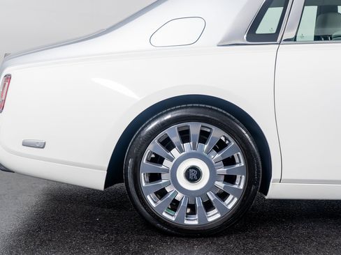 Used 2019 Rolls-Royce Phantom Sedan image 8