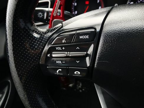 Used 2019 Hyundai Veloster Turbo FWD image 11