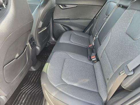 Certified 2024 Kia Niro Wave image 29