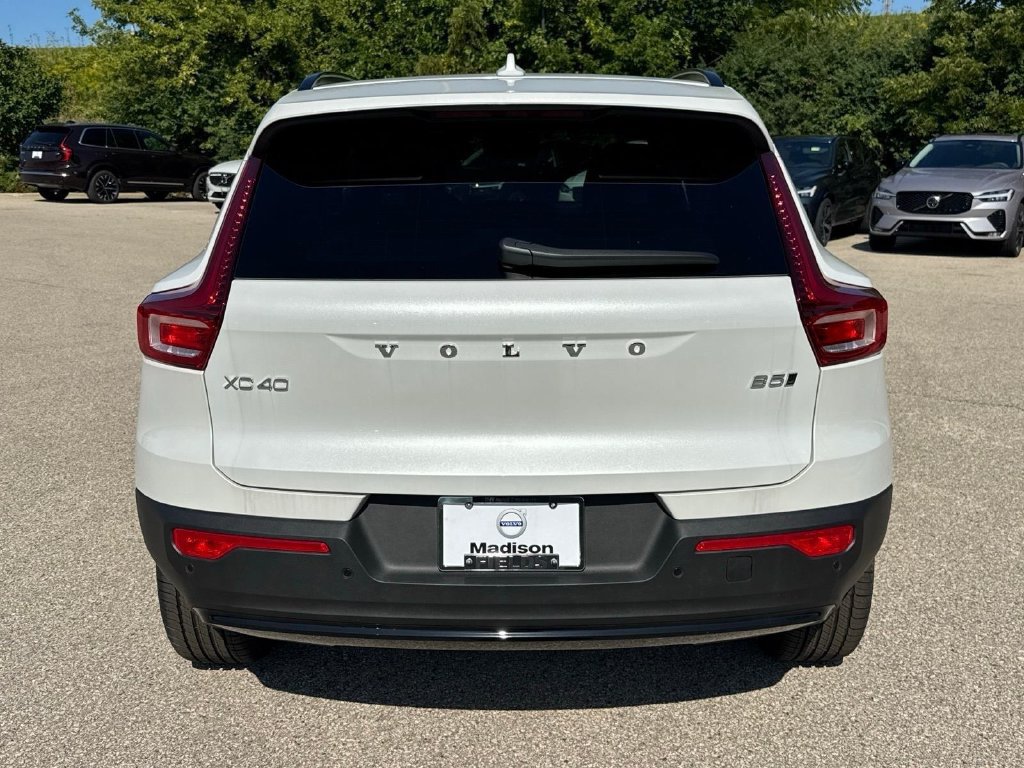 New 2026 Volvo XC40 B5 Plus w/ Climate Package AWD/4WD image 3