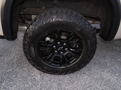 Used 2022 Chevrolet Silverado 1500 ZR2 w/ Technology Package AWD/4WD image 36