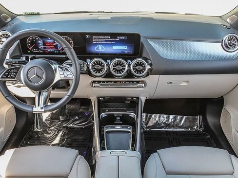 Certified 2025 Mercedes-Benz GLA 250 4MATIC image 13