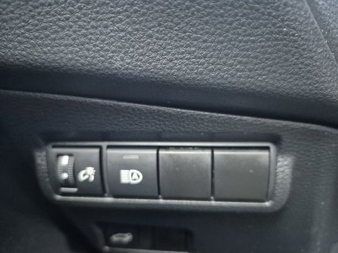 Used 2024 Toyota Corolla Cross XLE w/ Convenience Package image 26