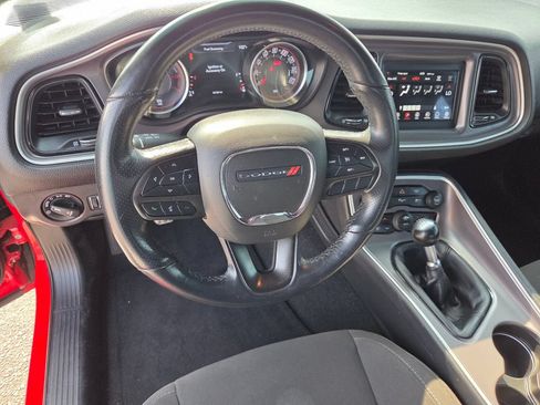 Used 2022 Dodge Challenger R/T RWD image 8