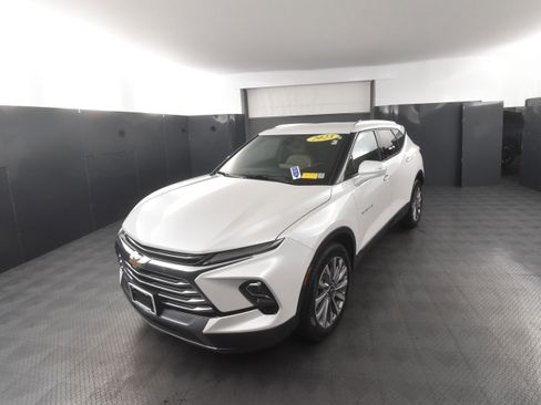 Used 2023 Chevrolet Blazer Premier w/ Driver Confidence II Package image 6