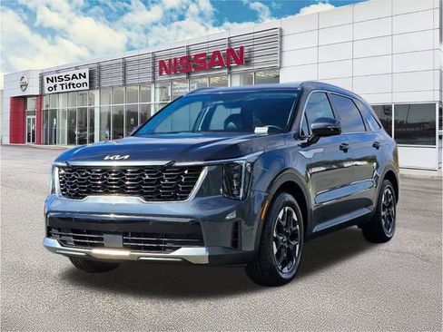 Used 2024 Kia Sorento S image 3