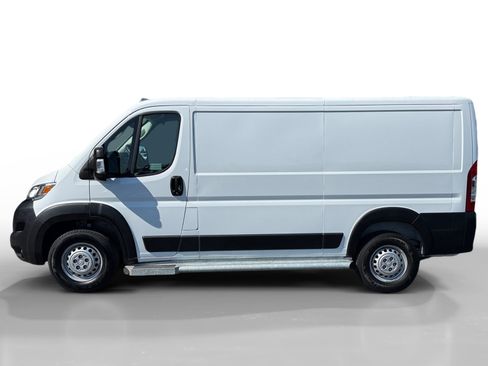 Used 2025 RAM ProMaster 2500 w/ U-Haul Equipment Group FWD image 2