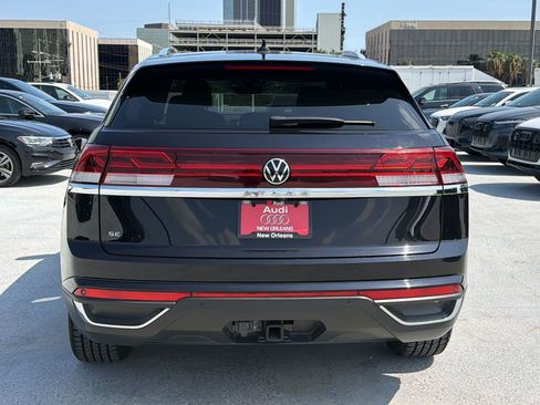 Used 2024 Volkswagen Atlas Cross Sport SE FWD image 10