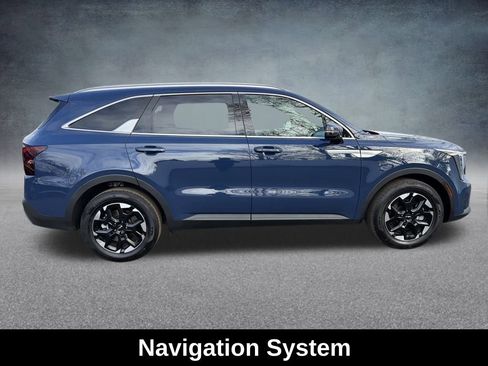 Used 2025 Kia Sorento S w/ Panoramic Sunroof Package image 7