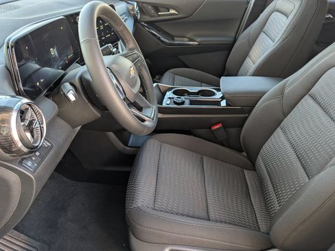 New 2026 Chevrolet Equinox LT FWD image 17
