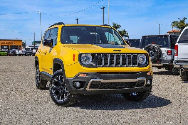 Used 2023 Jeep Renegade Latitude AWD/4WD image 1