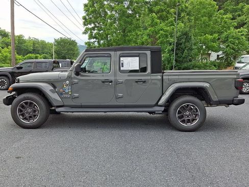 Used 2022 Jeep Gladiator Overland w/ LED Lighting Group AWD/4WD image 7