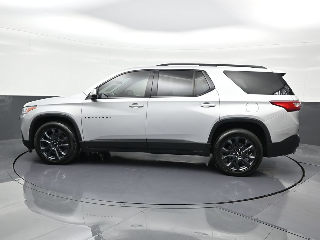 Used 2021 Chevrolet Traverse RS FWD image 2