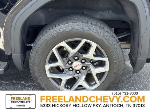 Used 2023 GMC Sierra 1500 SLT w/ SLT Premium Plus Package AWD/4WD image 11