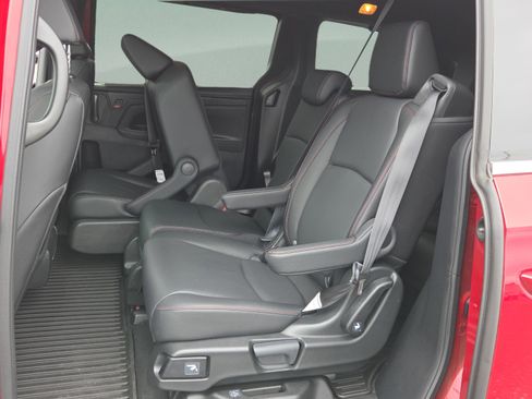Used 2025 Honda Odyssey Sport-L image 11
