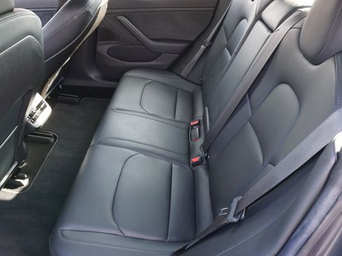 Used 2018 Tesla Model 3 Long Range image 15