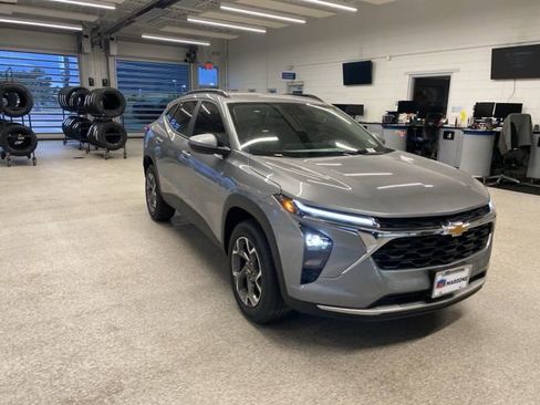 New 2026 Chevrolet Trax LT w/ Driver Confidence Package FWD image 3