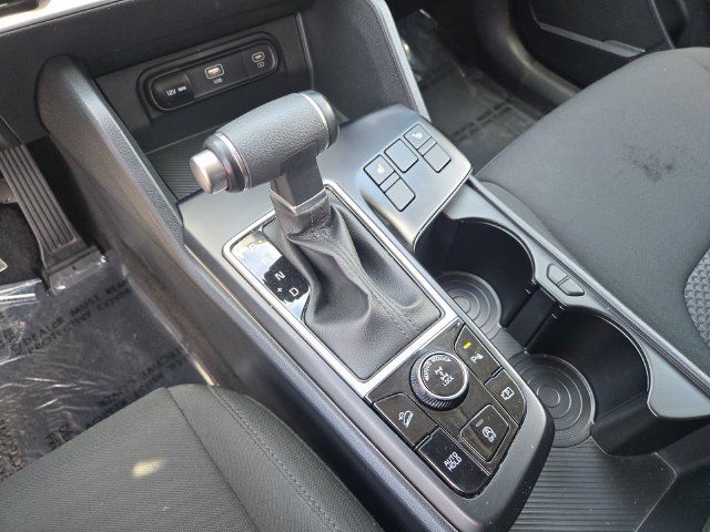 Certified 2025 Kia Sportage LX AWD/4WD image 17