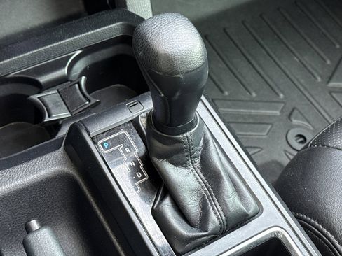 Used 2018 Toyota Tacoma SR image 25