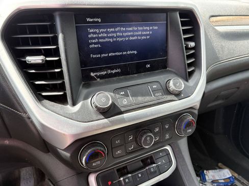 Used 2020 GMC Acadia SLE FWD image 13