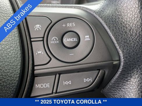 Used 2025 Toyota Corolla LE image 21