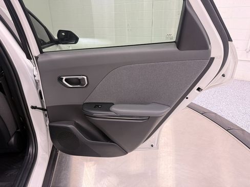 Used 2025 Kia K4 EX image 33