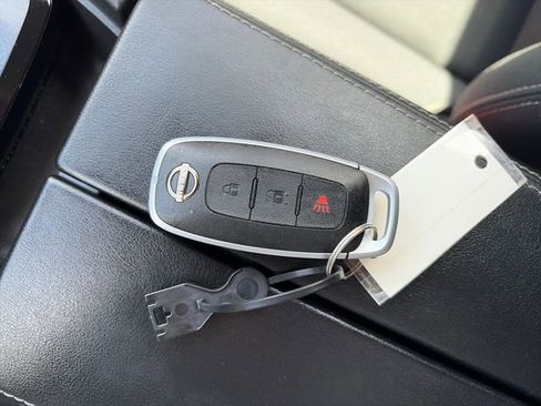 Used 2024 Nissan Rogue S AWD/4WD image 46