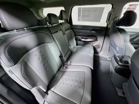 New 2026 Kia EV9 Wind AWD/4WD image 25