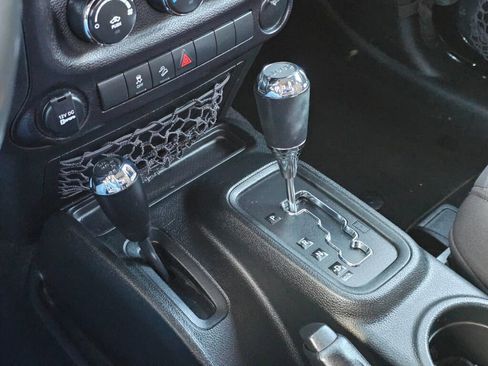 Used 2018 Jeep Wrangler Sport image 20